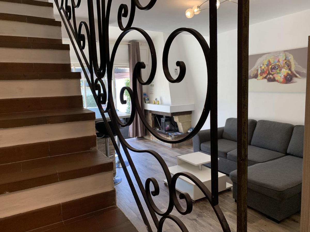 Appartement Maenat Borgo  Luaran gambar