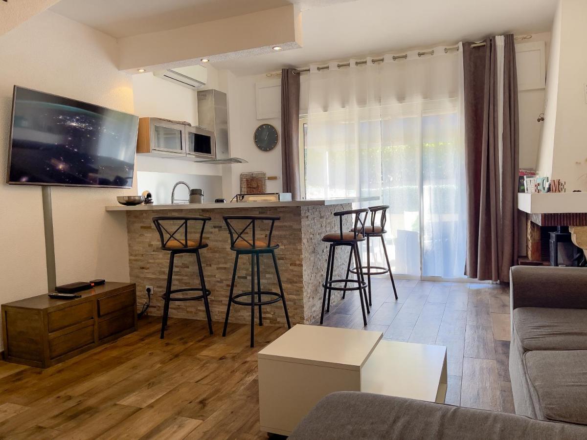 Appartement Maenat Borgo  Luaran gambar